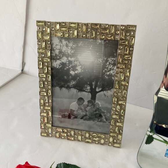 Azure Home  & Sheffield Set of Two Silver Tabletop Picture Frames 4 x 6 - Picture 2 of 5